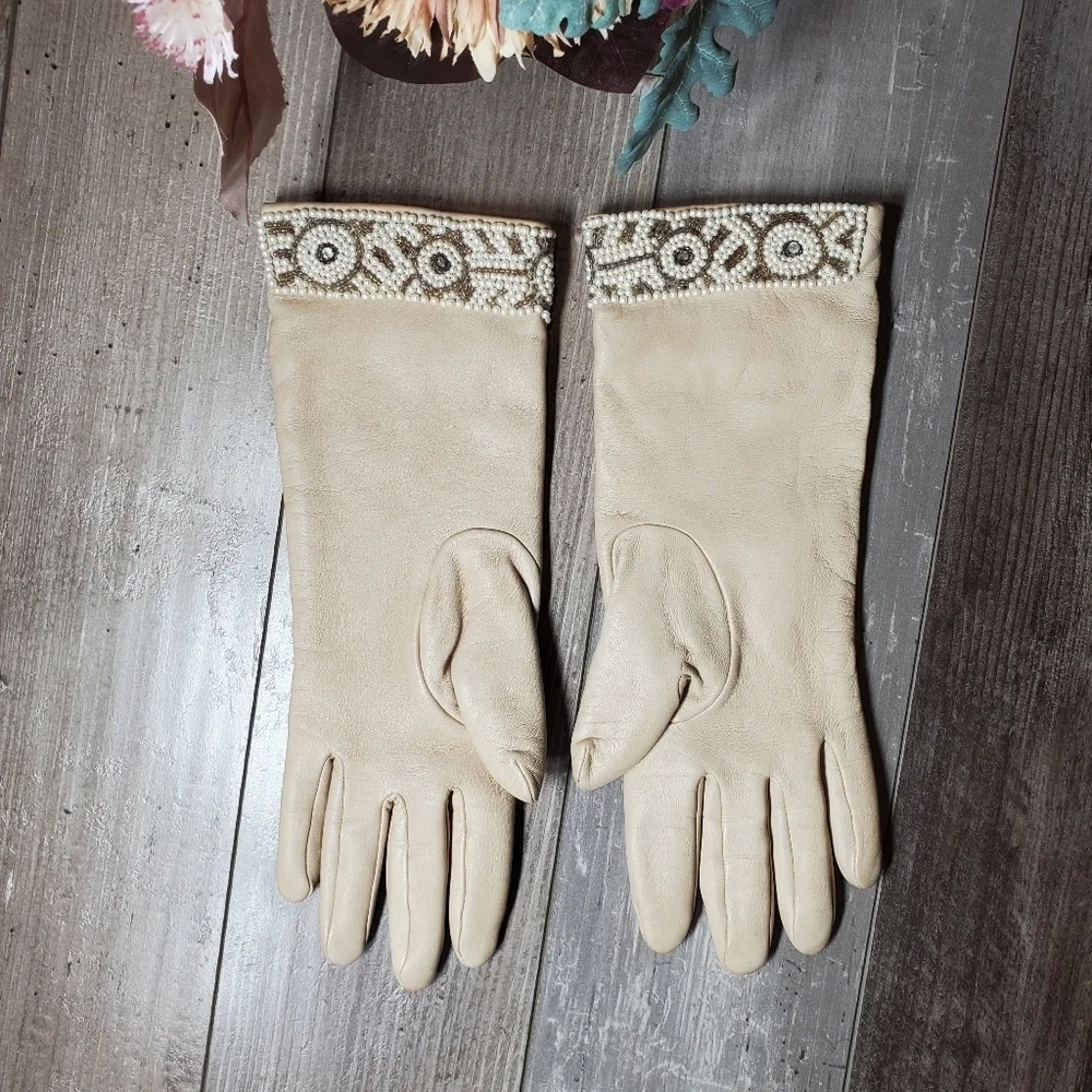 Vintage Beaded Leather Gloves Women's Size Medium Beige Cream